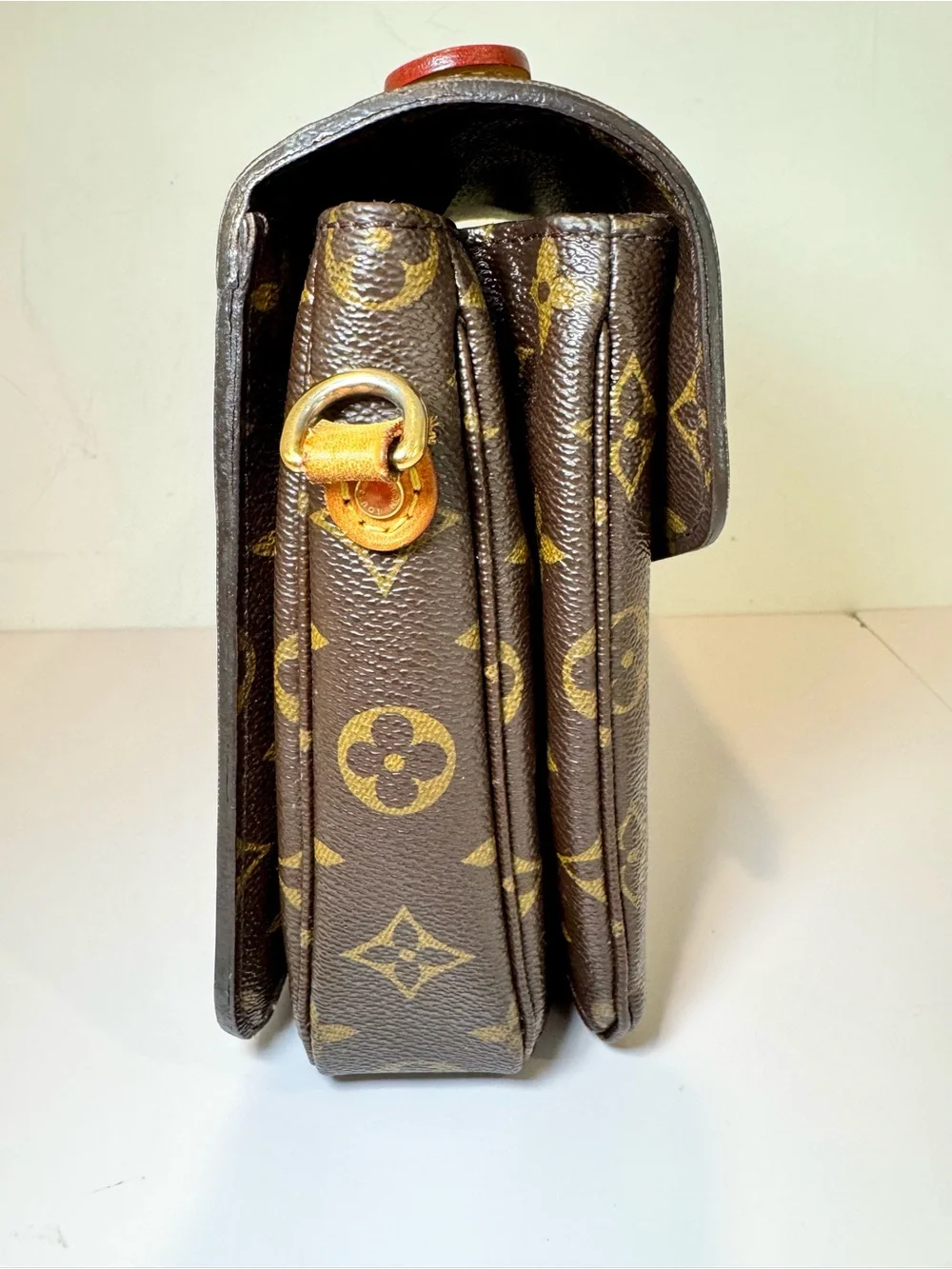 Louis Vuitton Pochette Métis Logo Monogram W Adjustable Shoulder Strap